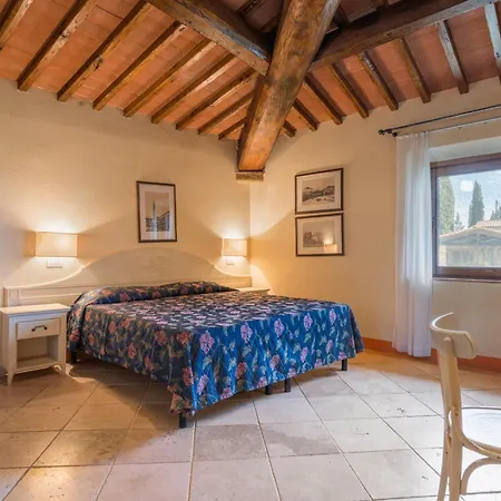 Montecarulli شقة *